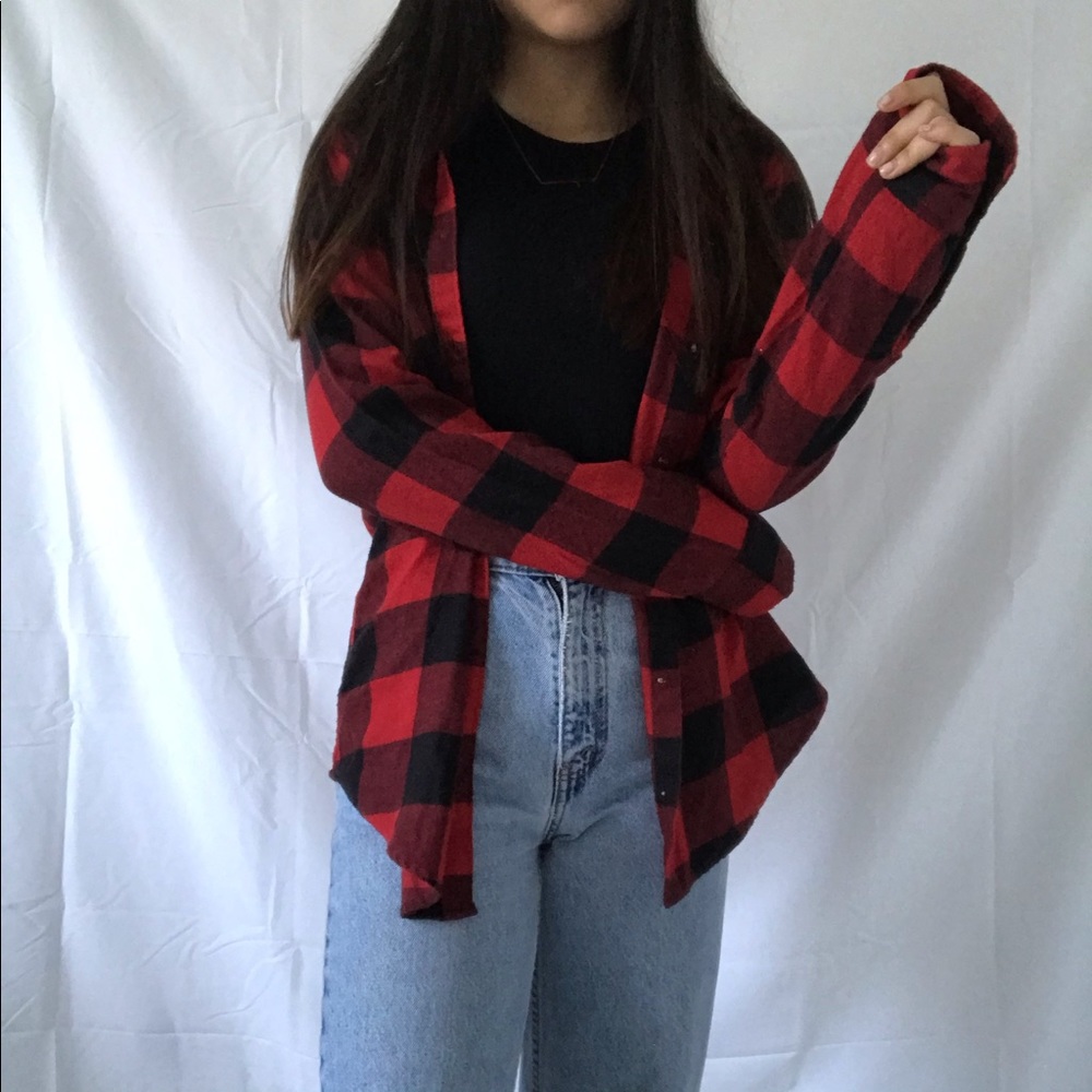 HOLLISTER classic red and black flannel